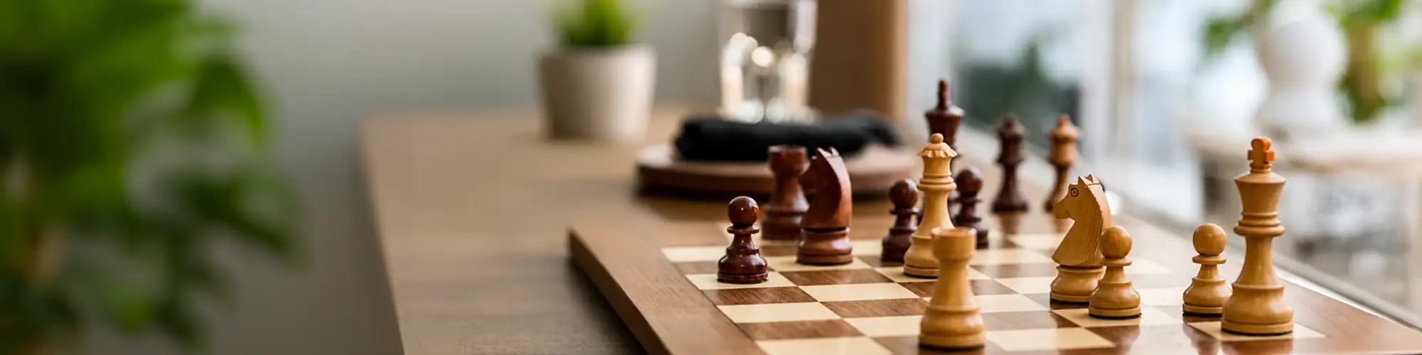 Chess_Mate_Chessborad_on_Table